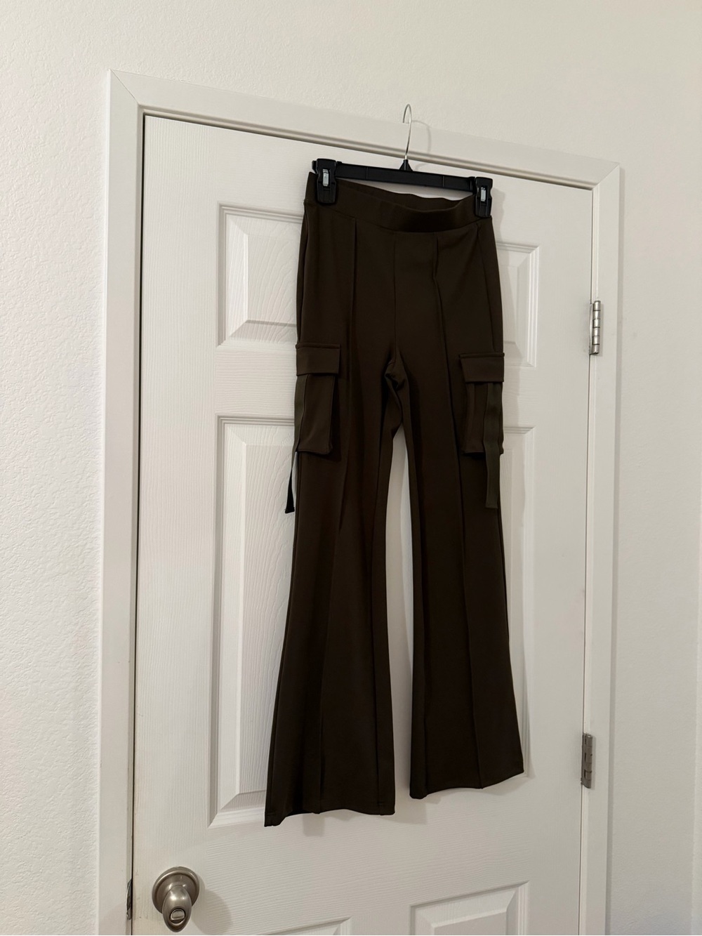 Halara Khaki Green Cargo Pants